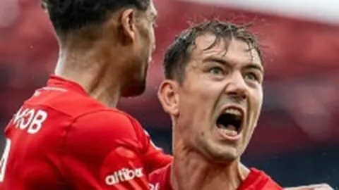 三笘薰挑战越位争议，欧冠席位征途不息